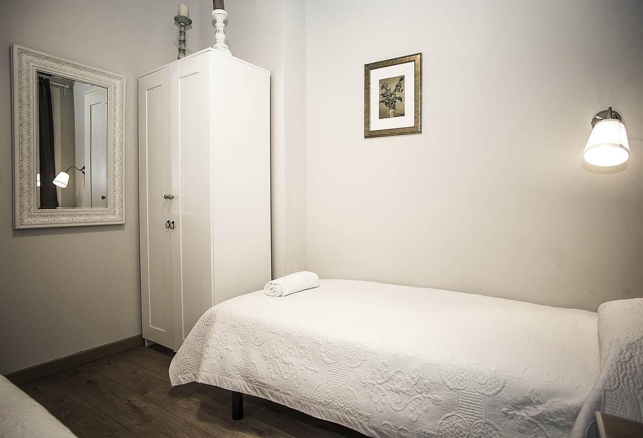 Mai & Maud Paralel Apartment Barcelona Exterior photo